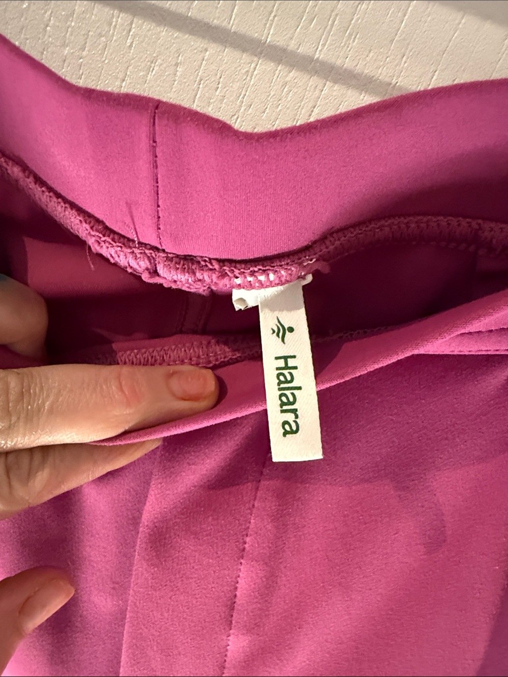 Magenta - Picture 2 of 4